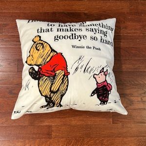 Winnie The Pooh and Piglet - Decorative pillow with new insert, hidden zipper